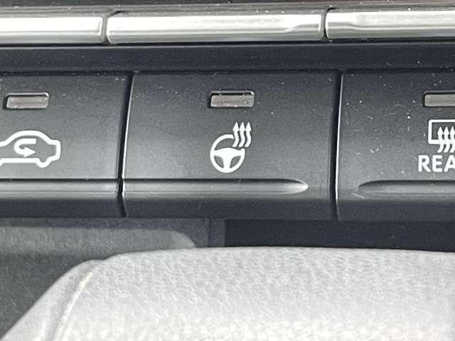 ヴォクシー S-Z 禁煙車!衝突被害軽減!Aクルコン!後席モニター!両側パワースライドドア!全方位カメラ!純正ナビ!BT!フルセグTV!ETC2.0!シートヒーター!スマートキー&プッシュスタート!モデリスタフルエアロ!(51枚目)