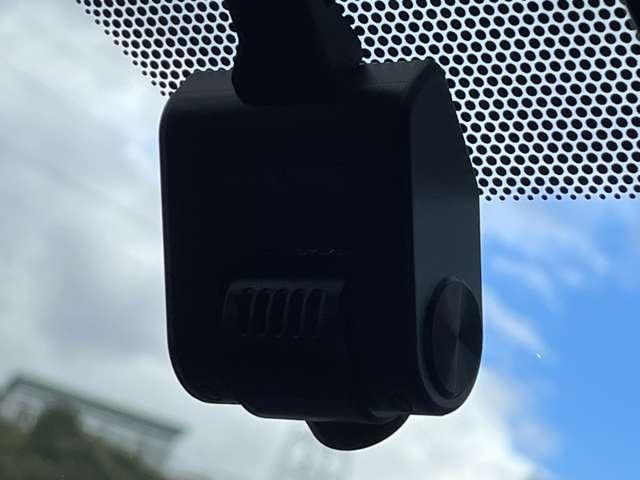 ヴォクシー S-Z 禁煙車!衝突被害軽減!Aクルコン!後席モニター!両側パワースライドドア!全方位カメラ!純正ナビ!BT!フルセグTV!ETC2.0!シートヒーター!スマートキー&プッシュスタート!モデリスタフルエアロ!(61枚目)