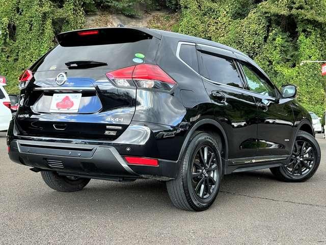 エクストレイル 20Xi ハイブリッド 4WD 4WD!禁煙車!衝突被害軽減ブレーキ!Aクルコン!全方位カメラ!純正ナビ!BT!フルセグTV!Blu-ray・DVD再生!パワーシート!ETC2.0!シートヒーター!スマートキー&プッシュスタート!(4枚目)