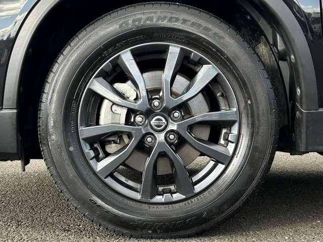 エクストレイル 20Xi ハイブリッド 4WD 4WD!禁煙車!衝突被害軽減ブレーキ!Aクルコン!全方位カメラ!純正ナビ!BT!フルセグTV!Blu-ray・DVD再生!パワーシート!ETC2.0!シートヒーター!スマートキー&プッシュスタート!(11枚目)