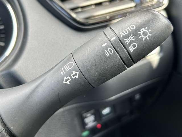 エクストレイル 20Xi ハイブリッド 4WD 4WD!禁煙車!衝突被害軽減ブレーキ!Aクルコン!全方位カメラ!純正ナビ!BT!フルセグTV!Blu-ray・DVD再生!パワーシート!ETC2.0!シートヒーター!スマートキー&プッシュスタート!(17枚目)