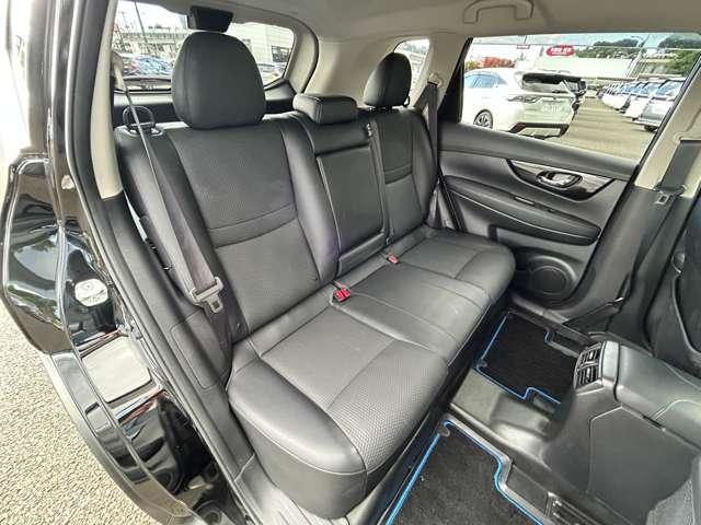 エクストレイル 20Xi ハイブリッド 4WD 4WD!禁煙車!衝突被害軽減ブレーキ!Aクルコン!全方位カメラ!純正ナビ!BT!フルセグTV!Blu-ray・DVD再生!パワーシート!ETC2.0!シートヒーター!スマートキー&プッシュスタート!(21枚目)