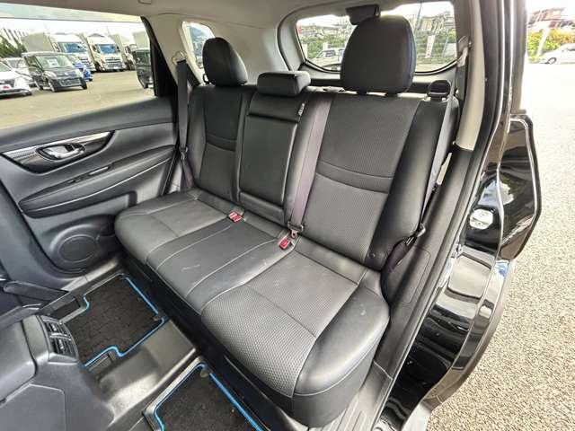 エクストレイル 20Xi ハイブリッド 4WD 4WD!禁煙車!衝突被害軽減ブレーキ!Aクルコン!全方位カメラ!純正ナビ!BT!フルセグTV!Blu-ray・DVD再生!パワーシート!ETC2.0!シートヒーター!スマートキー&プッシュスタート!(22枚目)