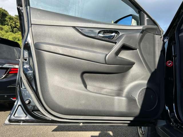 エクストレイル 20Xi ハイブリッド 4WD 4WD!禁煙車!衝突被害軽減ブレーキ!Aクルコン!全方位カメラ!純正ナビ!BT!フルセグTV!Blu-ray・DVD再生!パワーシート!ETC2.0!シートヒーター!スマートキー&プッシュスタート!(49枚目)