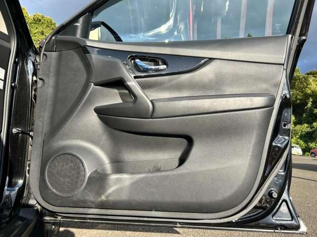 エクストレイル 20Xi ハイブリッド 4WD 4WD!禁煙車!衝突被害軽減ブレーキ!Aクルコン!全方位カメラ!純正ナビ!BT!フルセグTV!Blu-ray・DVD再生!パワーシート!ETC2.0!シートヒーター!スマートキー&プッシュスタート!(50枚目)