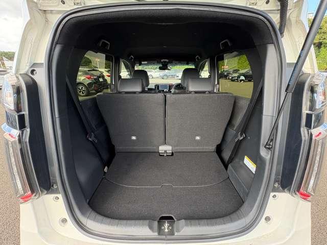 「ラゲッジスペース」　これだけの容量を確保！何でも載せて下さい♪