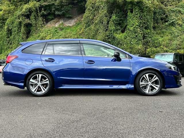 レヴォーグ １．６ＧＴアイサイト　スマートエディション　４ＷＤ　４ＷＤ！禁煙車！衝突被害軽減ブレーキ！Ａクルコン！純正ナビ！バックカメラ！ＢＴ！フルセグＴＶ！Ｂｌｕ－ｒａｙ再生！パワーシート！ＥＴＣ！オートライト！シートヒーター！スマートキー＆プッシュスタート！（7枚目）