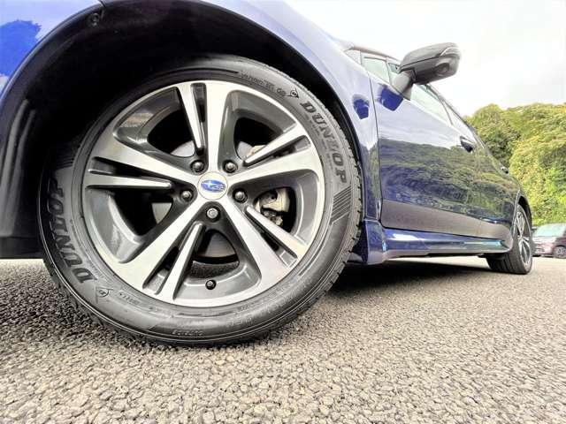 レヴォーグ １．６ＧＴアイサイト　スマートエディション　４ＷＤ　４ＷＤ！禁煙車！衝突被害軽減ブレーキ！Ａクルコン！純正ナビ！バックカメラ！ＢＴ！フルセグＴＶ！Ｂｌｕ－ｒａｙ再生！パワーシート！ＥＴＣ！オートライト！シートヒーター！スマートキー＆プッシュスタート！（10枚目）