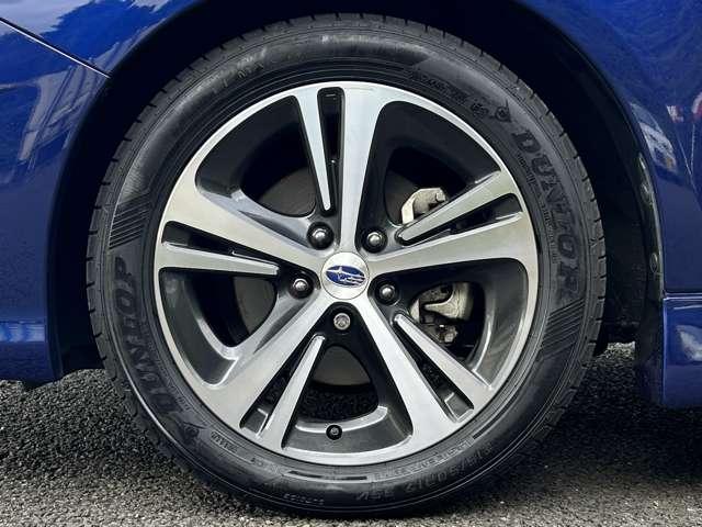 レヴォーグ １．６ＧＴアイサイト　スマートエディション　４ＷＤ　４ＷＤ！禁煙車！衝突被害軽減ブレーキ！Ａクルコン！純正ナビ！バックカメラ！ＢＴ！フルセグＴＶ！Ｂｌｕ－ｒａｙ再生！パワーシート！ＥＴＣ！オートライト！シートヒーター！スマートキー＆プッシュスタート！（11枚目）