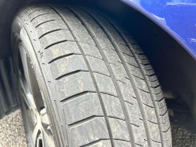 レヴォーグ １．６ＧＴアイサイト　スマートエディション　４ＷＤ　４ＷＤ！禁煙車！衝突被害軽減ブレーキ！Ａクルコン！純正ナビ！バックカメラ！ＢＴ！フルセグＴＶ！Ｂｌｕ－ｒａｙ再生！パワーシート！ＥＴＣ！オートライト！シートヒーター！スマートキー＆プッシュスタート！（12枚目）