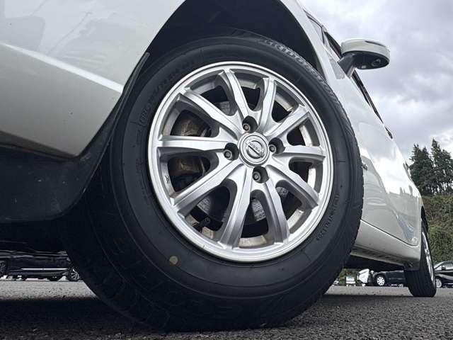 ノート e-パワー X 禁煙車!衝突被害軽減ブレーキ!全方位カメラ!純正ナビ!BT!ワンセグTV!オートライト!スマートキー&プッシュスタート!アイドリングストップ!横滑り防止装置!シガーソケット給電!LEDヘッドライト!(11枚目)