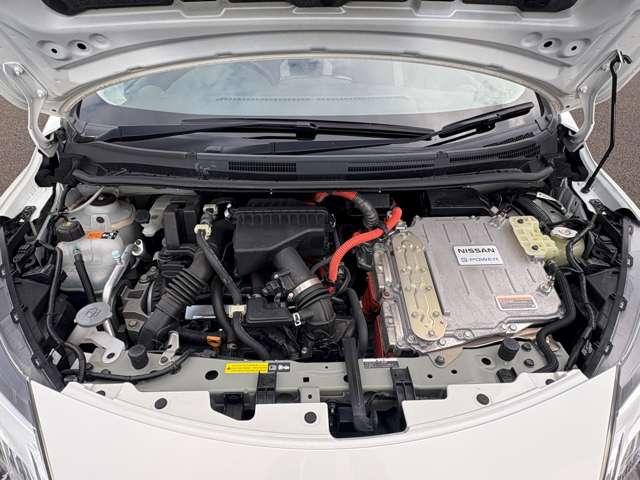 ノート e-パワー X 禁煙車!衝突被害軽減ブレーキ!全方位カメラ!純正ナビ!BT!ワンセグTV!オートライト!スマートキー&プッシュスタート!アイドリングストップ!横滑り防止装置!シガーソケット給電!LEDヘッドライト!(25枚目)