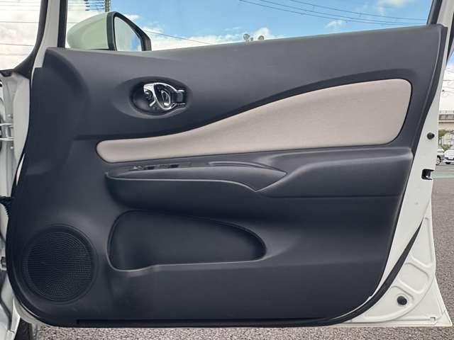 ノート e-パワー X 禁煙車!衝突被害軽減ブレーキ!全方位カメラ!純正ナビ!BT!ワンセグTV!オートライト!スマートキー&プッシュスタート!アイドリングストップ!横滑り防止装置!シガーソケット給電!LEDヘッドライト!(31枚目)