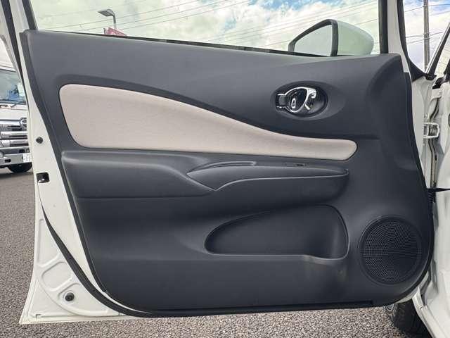 ノート e-パワー X 禁煙車!衝突被害軽減ブレーキ!全方位カメラ!純正ナビ!BT!ワンセグTV!オートライト!スマートキー&プッシュスタート!アイドリングストップ!横滑り防止装置!シガーソケット給電!LEDヘッドライト!(32枚目)