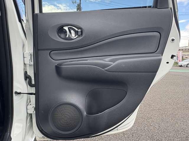 ノート e-パワー X 禁煙車!衝突被害軽減ブレーキ!全方位カメラ!純正ナビ!BT!ワンセグTV!オートライト!スマートキー&プッシュスタート!アイドリングストップ!横滑り防止装置!シガーソケット給電!LEDヘッドライト!(33枚目)