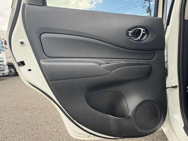ノート e-パワー X 禁煙車!衝突被害軽減ブレーキ!全方位カメラ!純正ナビ!BT!ワンセグTV!オートライト!スマートキー&プッシュスタート!アイドリングストップ!横滑り防止装置!シガーソケット給電!LEDヘッドライト!(34枚目)
