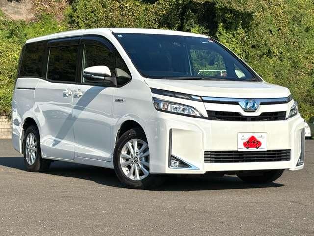 ヴォクシー ハイブリッドＶ　禁煙車／セーフティセンス／純正ナビ／フルセグＴＶ／ＤＶＤ／Ｂｌｕｅｔｏｏｔｈ対応／バックカメラ／ＬＥＤヘッドライト／両側電動スライドドア／オートライト／純正アルミ／快適温熱シート／ビルトインＥＴＣ／（3枚目）
