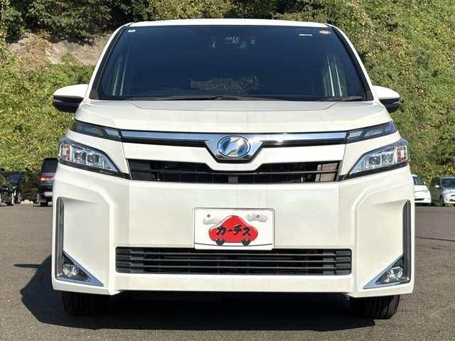 ヴォクシー ハイブリッドＶ　禁煙車／セーフティセンス／純正ナビ／フルセグＴＶ／ＤＶＤ／Ｂｌｕｅｔｏｏｔｈ対応／バックカメラ／ＬＥＤヘッドライト／両側電動スライドドア／オートライト／純正アルミ／快適温熱シート／ビルトインＥＴＣ／（9枚目）