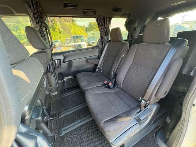 ヴォクシー ハイブリッドＶ　禁煙車／セーフティセンス／純正ナビ／フルセグＴＶ／ＤＶＤ／Ｂｌｕｅｔｏｏｔｈ対応／バックカメラ／ＬＥＤヘッドライト／両側電動スライドドア／オートライト／純正アルミ／快適温熱シート／ビルトインＥＴＣ／（22枚目）