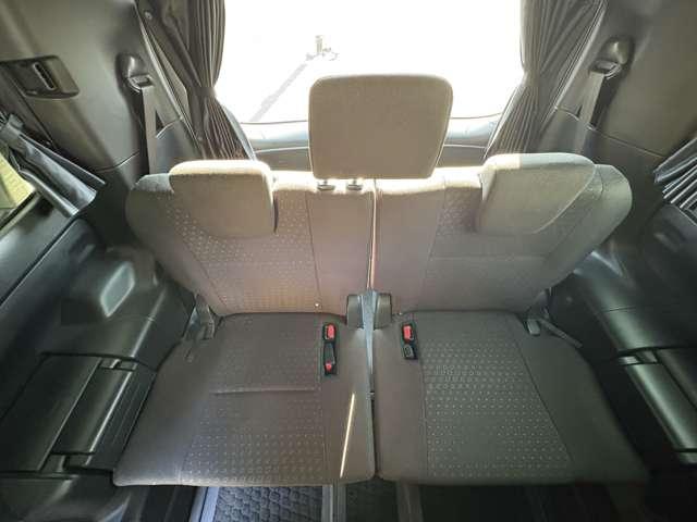 ヴォクシー ハイブリッドＶ　禁煙車／セーフティセンス／純正ナビ／フルセグＴＶ／ＤＶＤ／Ｂｌｕｅｔｏｏｔｈ対応／バックカメラ／ＬＥＤヘッドライト／両側電動スライドドア／オートライト／純正アルミ／快適温熱シート／ビルトインＥＴＣ／（24枚目）