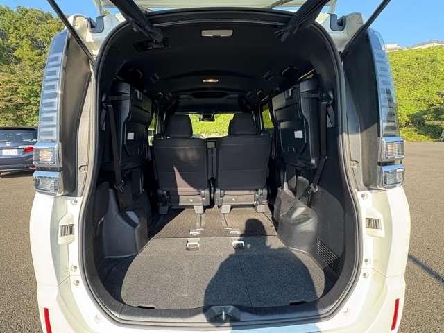 ヴォクシー ハイブリッドＶ　禁煙車／セーフティセンス／純正ナビ／フルセグＴＶ／ＤＶＤ／Ｂｌｕｅｔｏｏｔｈ対応／バックカメラ／ＬＥＤヘッドライト／両側電動スライドドア／オートライト／純正アルミ／快適温熱シート／ビルトインＥＴＣ／（26枚目）