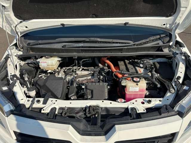 ヴォクシー ハイブリッドＶ　禁煙車／セーフティセンス／純正ナビ／フルセグＴＶ／ＤＶＤ／Ｂｌｕｅｔｏｏｔｈ対応／バックカメラ／ＬＥＤヘッドライト／両側電動スライドドア／オートライト／純正アルミ／快適温熱シート／ビルトインＥＴＣ／（30枚目）