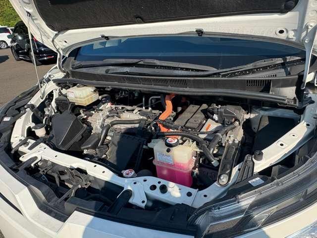 ヴォクシー ハイブリッドＶ　禁煙車／セーフティセンス／純正ナビ／フルセグＴＶ／ＤＶＤ／Ｂｌｕｅｔｏｏｔｈ対応／バックカメラ／ＬＥＤヘッドライト／両側電動スライドドア／オートライト／純正アルミ／快適温熱シート／ビルトインＥＴＣ／（31枚目）