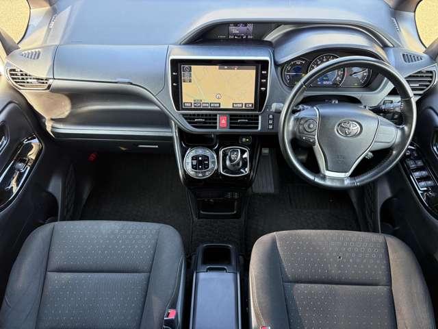 ヴォクシー ハイブリッドＶ　禁煙車／セーフティセンス／純正ナビ／フルセグＴＶ／ＤＶＤ／Ｂｌｕｅｔｏｏｔｈ対応／バックカメラ／ＬＥＤヘッドライト／両側電動スライドドア／オートライト／純正アルミ／快適温熱シート／ビルトインＥＴＣ／（35枚目）