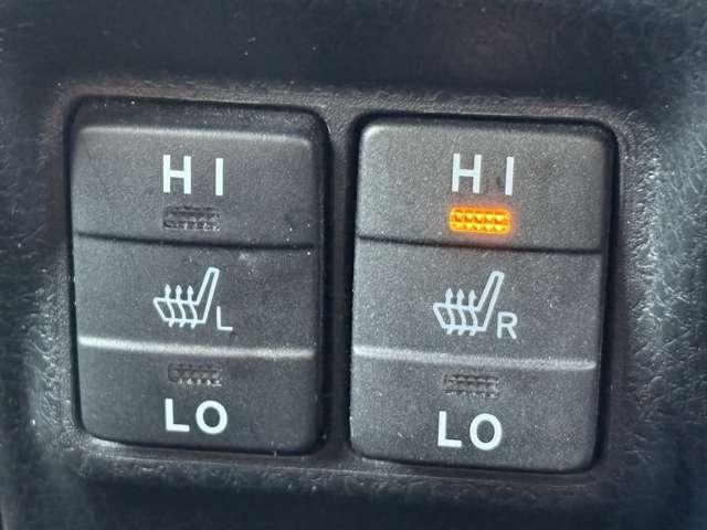 ヴォクシー ハイブリッドＶ　禁煙車／セーフティセンス／純正ナビ／フルセグＴＶ／ＤＶＤ／Ｂｌｕｅｔｏｏｔｈ対応／バックカメラ／ＬＥＤヘッドライト／両側電動スライドドア／オートライト／純正アルミ／快適温熱シート／ビルトインＥＴＣ／（44枚目）