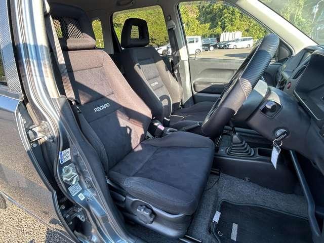 Ｋｅｉワークス ベースグレード　５ＭＴ　５ＭＴ／ナビ／フォグランプ／ワンセグＴＶ／ＣＤ・ＤＶＤ／マニュアルエアコン／社外アルミホイール／電動格納ミラー／（16枚目）