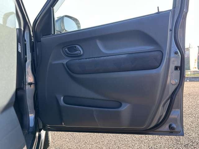 Ｋｅｉワークス ベースグレード　５ＭＴ　５ＭＴ／ナビ／フォグランプ／ワンセグＴＶ／ＣＤ・ＤＶＤ／マニュアルエアコン／社外アルミホイール／電動格納ミラー／（22枚目）