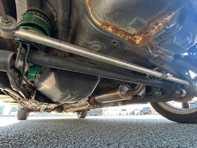 Ｋｅｉワークス ベースグレード　５ＭＴ　５ＭＴ／ナビ／フォグランプ／ワンセグＴＶ／ＣＤ・ＤＶＤ／マニュアルエアコン／社外アルミホイール／電動格納ミラー／（32枚目）