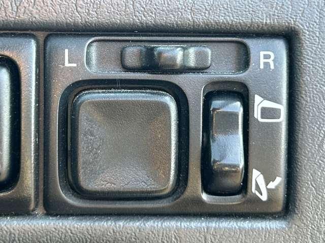 Ｋｅｉワークス ベースグレード　５ＭＴ　５ＭＴ／ナビ／フォグランプ／ワンセグＴＶ／ＣＤ・ＤＶＤ／マニュアルエアコン／社外アルミホイール／電動格納ミラー／（35枚目）