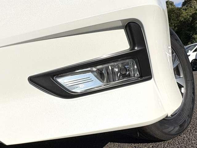 セレナ ｅ－パワー　ハイウェイスターＶ　禁煙車／プロパイロット／インテリジェントエマージェンシーブレーキ／純正ナビ／フルセグＴＶ／ＤＶＤ／Ｂｌｕｅｔｏｏｔｈ／フリップダウンモニター／インテリジェントアラウンドビューモニター＆ルームミラー／（16枚目）