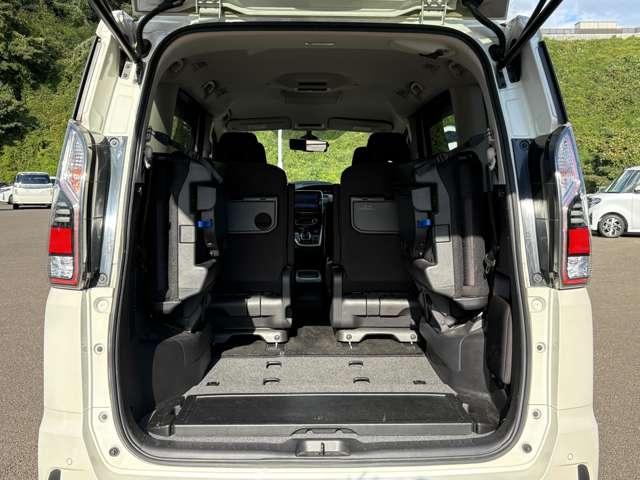 セレナ ｅ－パワー　ハイウェイスターＶ　禁煙車／プロパイロット／インテリジェントエマージェンシーブレーキ／純正ナビ／フルセグＴＶ／ＤＶＤ／Ｂｌｕｅｔｏｏｔｈ／フリップダウンモニター／インテリジェントアラウンドビューモニター＆ルームミラー／（26枚目）