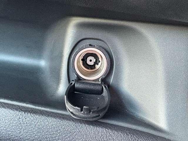 セレナ ｅ－パワー　ハイウェイスターＶ　禁煙車／プロパイロット／インテリジェントエマージェンシーブレーキ／純正ナビ／フルセグＴＶ／ＤＶＤ／Ｂｌｕｅｔｏｏｔｈ／フリップダウンモニター／インテリジェントアラウンドビューモニター＆ルームミラー／（36枚目）