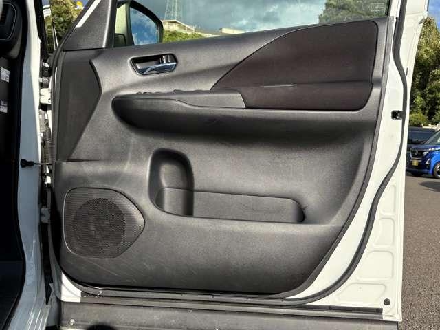 セレナ ｅ－パワー　ハイウェイスターＶ　禁煙車／プロパイロット／インテリジェントエマージェンシーブレーキ／純正ナビ／フルセグＴＶ／ＤＶＤ／Ｂｌｕｅｔｏｏｔｈ／フリップダウンモニター／インテリジェントアラウンドビューモニター＆ルームミラー／（48枚目）