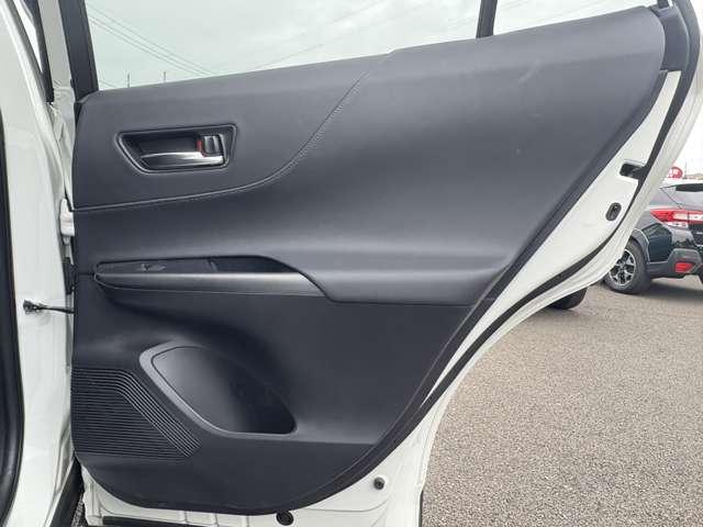 ハリアー Z 12.3型T-Connectフルセグナビ/JBL9スピーカー/半革/4WD/セーフティセンス/追従クルーズ/ハンズフリー電動テール/ブラインドスポット/デジタルインナーM/カラーHUD/LEDライト(45枚目)