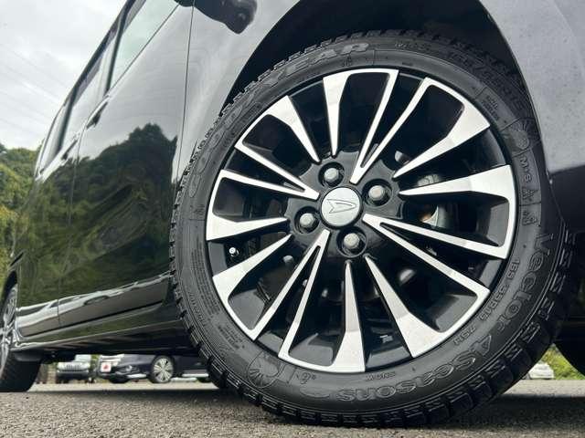 タント ６６０カスタムＲＳ　４名　１オ－ナ－禁煙／９型フルセグナビ＆ＯＰパノラマモニター／両側電動／ＯＰスマートクルーズ＆スタイルパック／ヒーター付半革シート／スマアシ／キーフリー／ＬＥＤライト（11枚目）