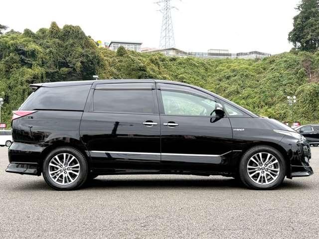 エスティマハイブリッド ハイブリッド２．４アエラス　スマート　４ＷＤ　７名　セーフティセンスＣ！ＴＲＤエアロ！ベージュ合皮シート！快適温熱シート！運転席パワーシート！純正ナビ＆フルセグＴＶ＆ＢＴ＆バックカメラ！アルパインフリップダウンモニター！両側パワース（7枚目）