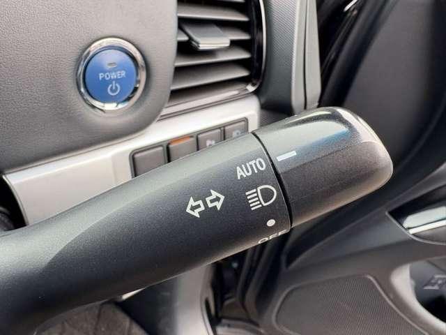 エスティマハイブリッド ハイブリッド２．４アエラス　スマート　４ＷＤ　７名　セーフティセンスＣ！ＴＲＤエアロ！ベージュ合皮シート！快適温熱シート！運転席パワーシート！純正ナビ＆フルセグＴＶ＆ＢＴ＆バックカメラ！アルパインフリップダウンモニター！両側パワース（16枚目）