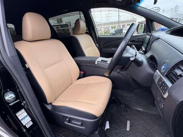 エスティマハイブリッド ハイブリッド２．４アエラス　スマート　４ＷＤ　７名　セーフティセンスＣ！ＴＲＤエアロ！ベージュ合皮シート！快適温熱シート！運転席パワーシート！純正ナビ＆フルセグＴＶ＆ＢＴ＆バックカメラ！アルパインフリップダウンモニター！両側パワース（17枚目）