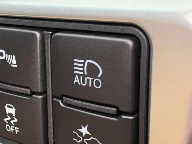 エスティマハイブリッド ハイブリッド２．４アエラス　スマート　４ＷＤ　７名　セーフティセンスＣ！ＴＲＤエアロ！ベージュ合皮シート！快適温熱シート！運転席パワーシート！純正ナビ＆フルセグＴＶ＆ＢＴ＆バックカメラ！アルパインフリップダウンモニター！両側パワース（42枚目）