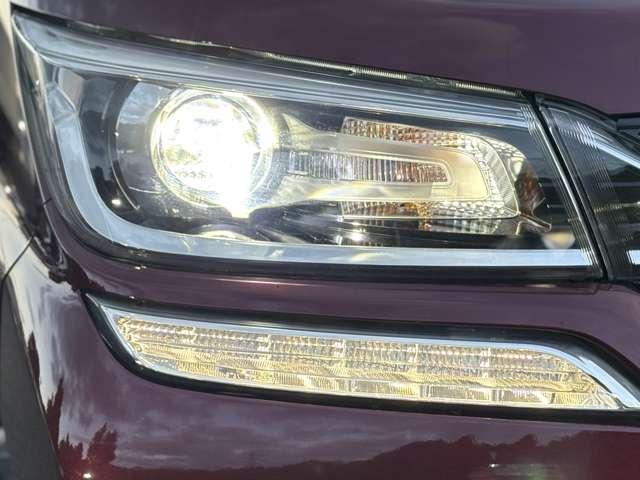 ソリオ 1.2バンディット ハイブリッドMV 4WD 5名 4WD!アイドリングストップ!セーフティサポート!純正ナビ&フルセグTV&DVD&BT!全方位モニター!LEDヘッドライト!オートライト!前席シートヒーター!パワースライドドア!ビ(13枚目)