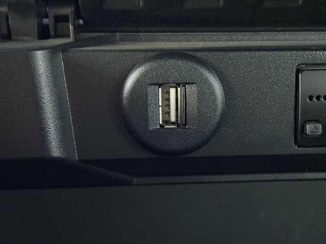 ソリオ 1.2バンディット ハイブリッドMV 4WD 5名 4WD!アイドリングストップ!セーフティサポート!純正ナビ&フルセグTV&DVD&BT!全方位モニター!LEDヘッドライト!オートライト!前席シートヒーター!パワースライドドア!ビ(41枚目)