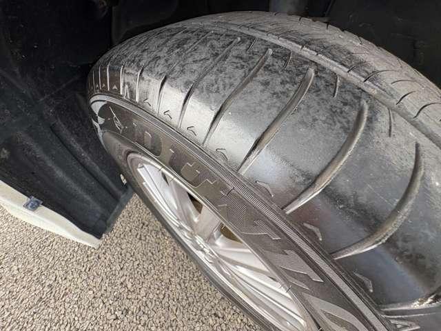 エスクァイア 1.8ハイブリッドGi 7名 セーフティセンスC!純正ナビ&フルセグTV&DVD&BT&バックカメラ!LEDヘッドライト!オートライト!純正アルミ!両側パワースライドドア!合皮シート!快適温熱シート!ビルトイン(13枚目)