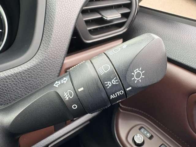 エスクァイア 1.8ハイブリッドGi 7名 セーフティセンスC!純正ナビ&フルセグTV&DVD&BT&バックカメラ!LEDヘッドライト!オートライト!純正アルミ!両側パワースライドドア!合皮シート!快適温熱シート!ビルトイン(17枚目)