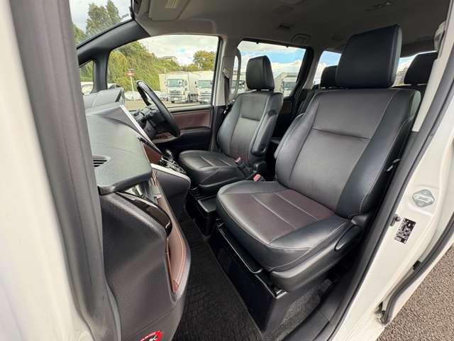 エスクァイア 1.8ハイブリッドGi 7名 セーフティセンスC!純正ナビ&フルセグTV&DVD&BT&バックカメラ!LEDヘッドライト!オートライト!純正アルミ!両側パワースライドドア!合皮シート!快適温熱シート!ビルトイン(19枚目)