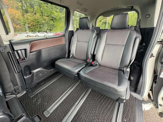 エスクァイア 1.8ハイブリッドGi 7名 セーフティセンスC!純正ナビ&フルセグTV&DVD&BT&バックカメラ!LEDヘッドライト!オートライト!純正アルミ!両側パワースライドドア!合皮シート!快適温熱シート!ビルトイン(21枚目)