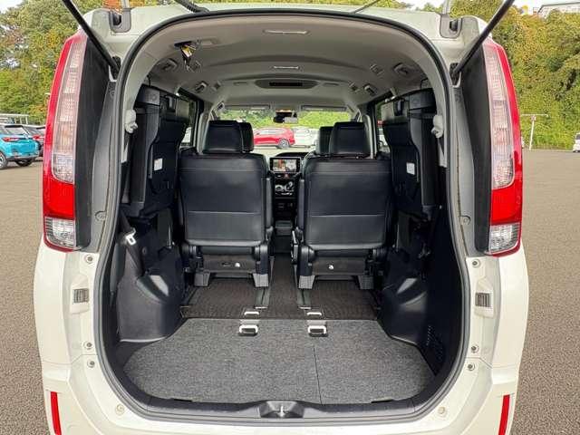 エスクァイア 1.8ハイブリッドGi 7名 セーフティセンスC!純正ナビ&フルセグTV&DVD&BT&バックカメラ!LEDヘッドライト!オートライト!純正アルミ!両側パワースライドドア!合皮シート!快適温熱シート!ビルトイン(25枚目)